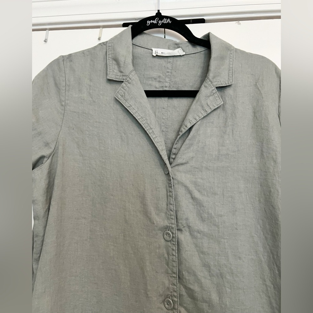 Everlane The Shirtdress in Linen Sage Green - Picture 5 of 10